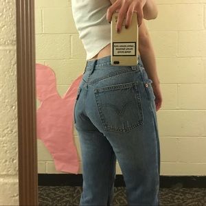 Levi’s Split-Tone Denim Boyfriend Jeans